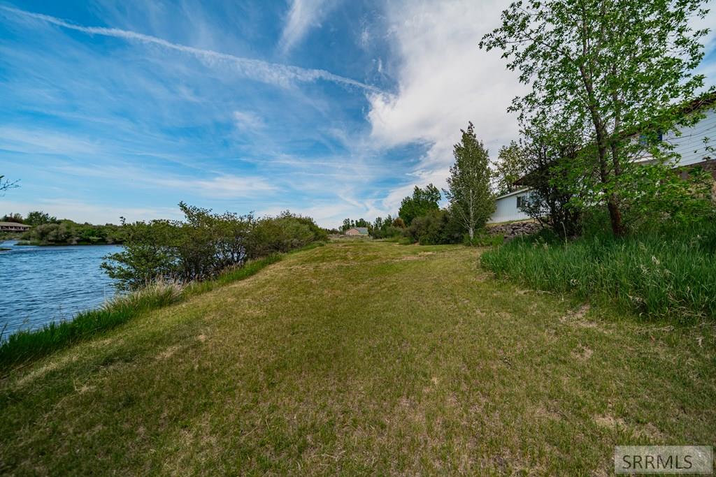 755 S River Road