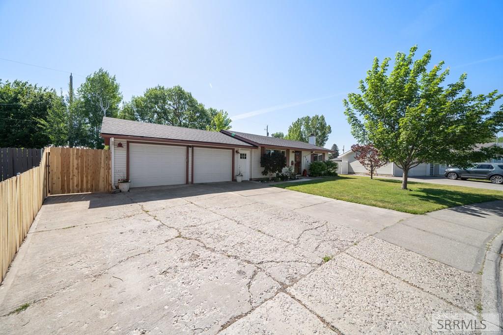 712 Falls Drive