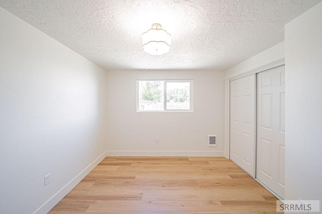 716 E 1550 N