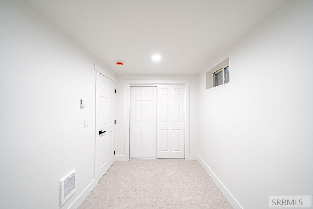 716 E 1550 N