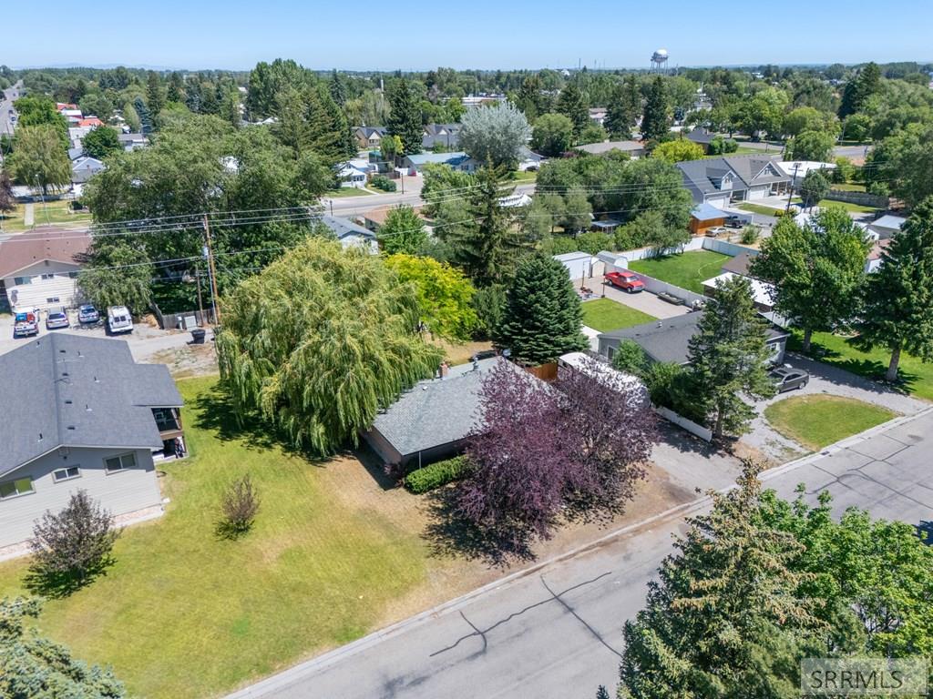 396 W 2nd S
