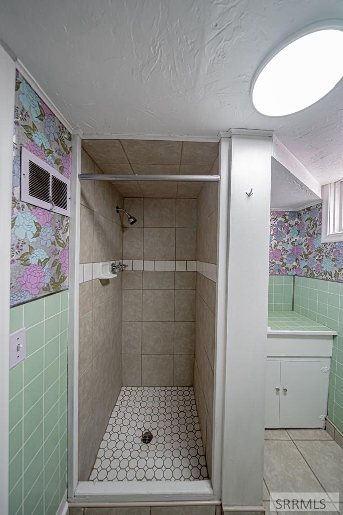 475 E 5th Street