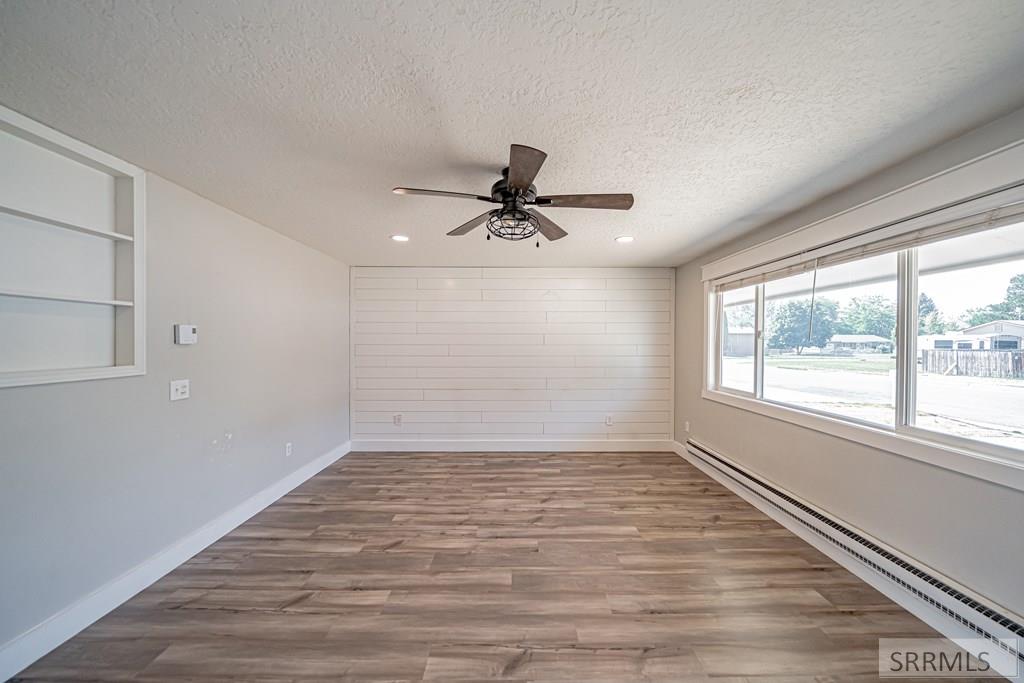 300 N Farnsworth Drive