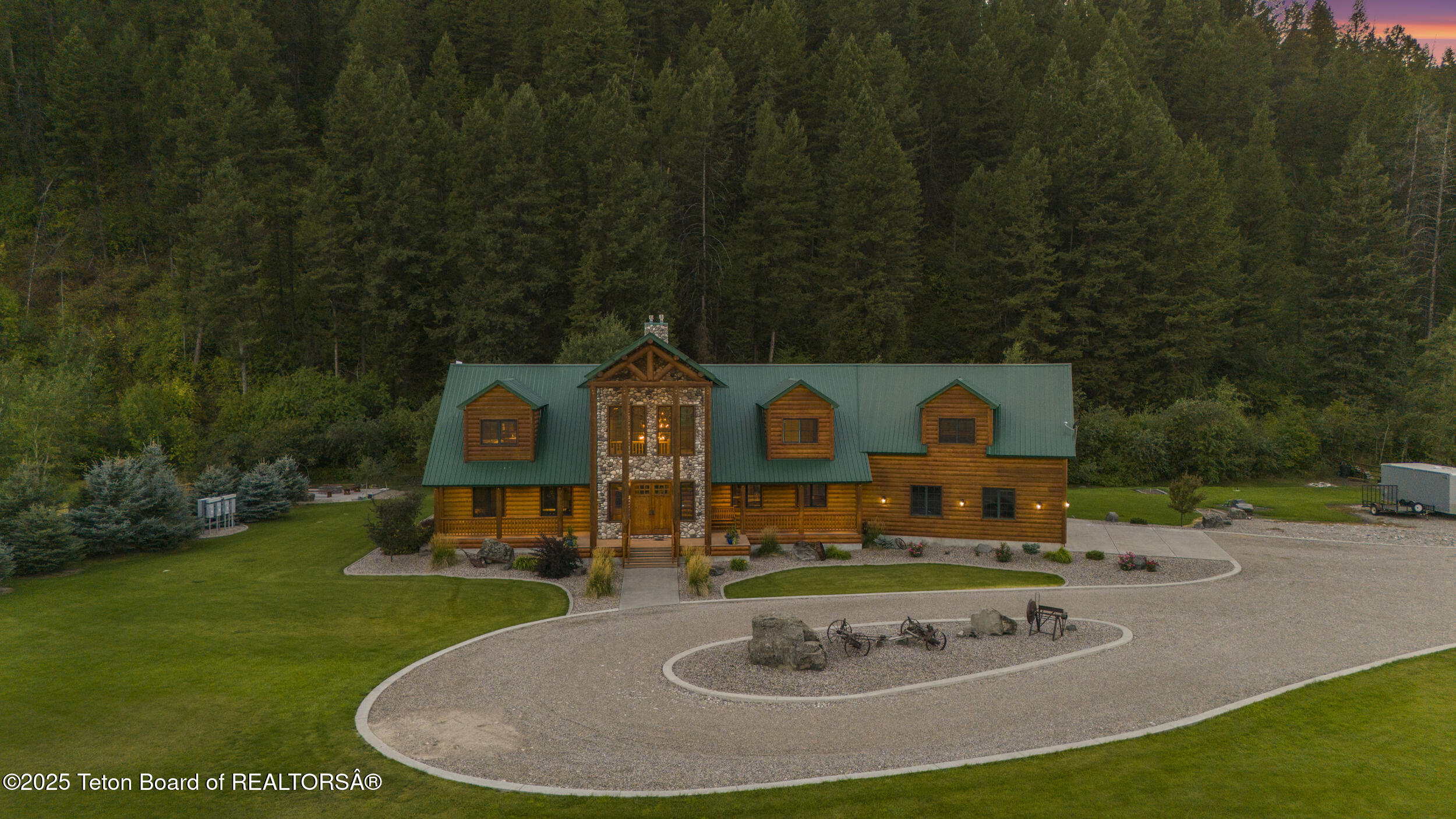 1096 SNAKE RIVER Road