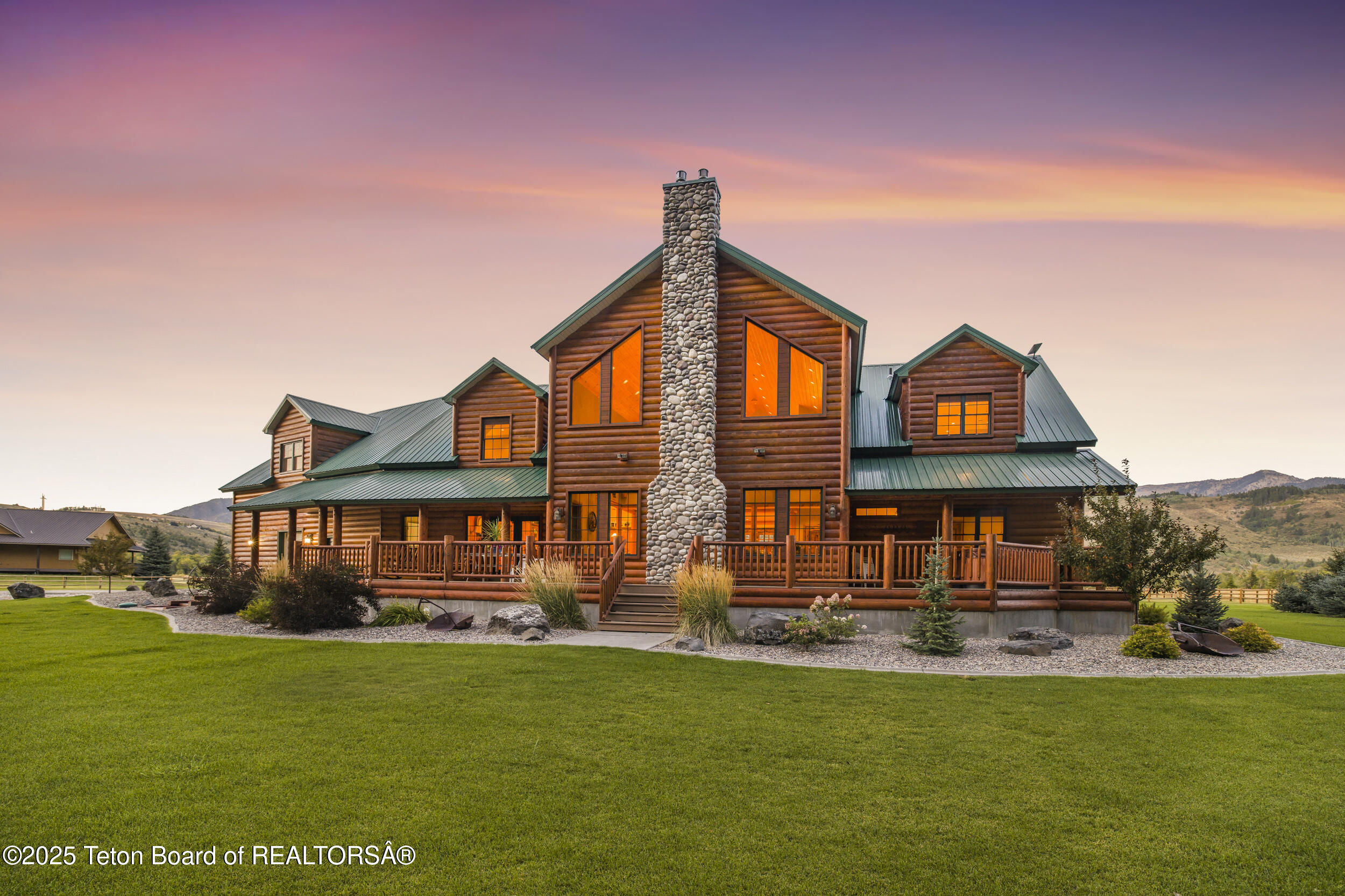 1096 SNAKE RIVER Road