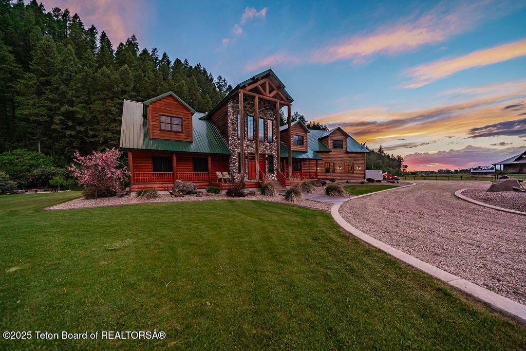 1096 SNAKE RIVER Road