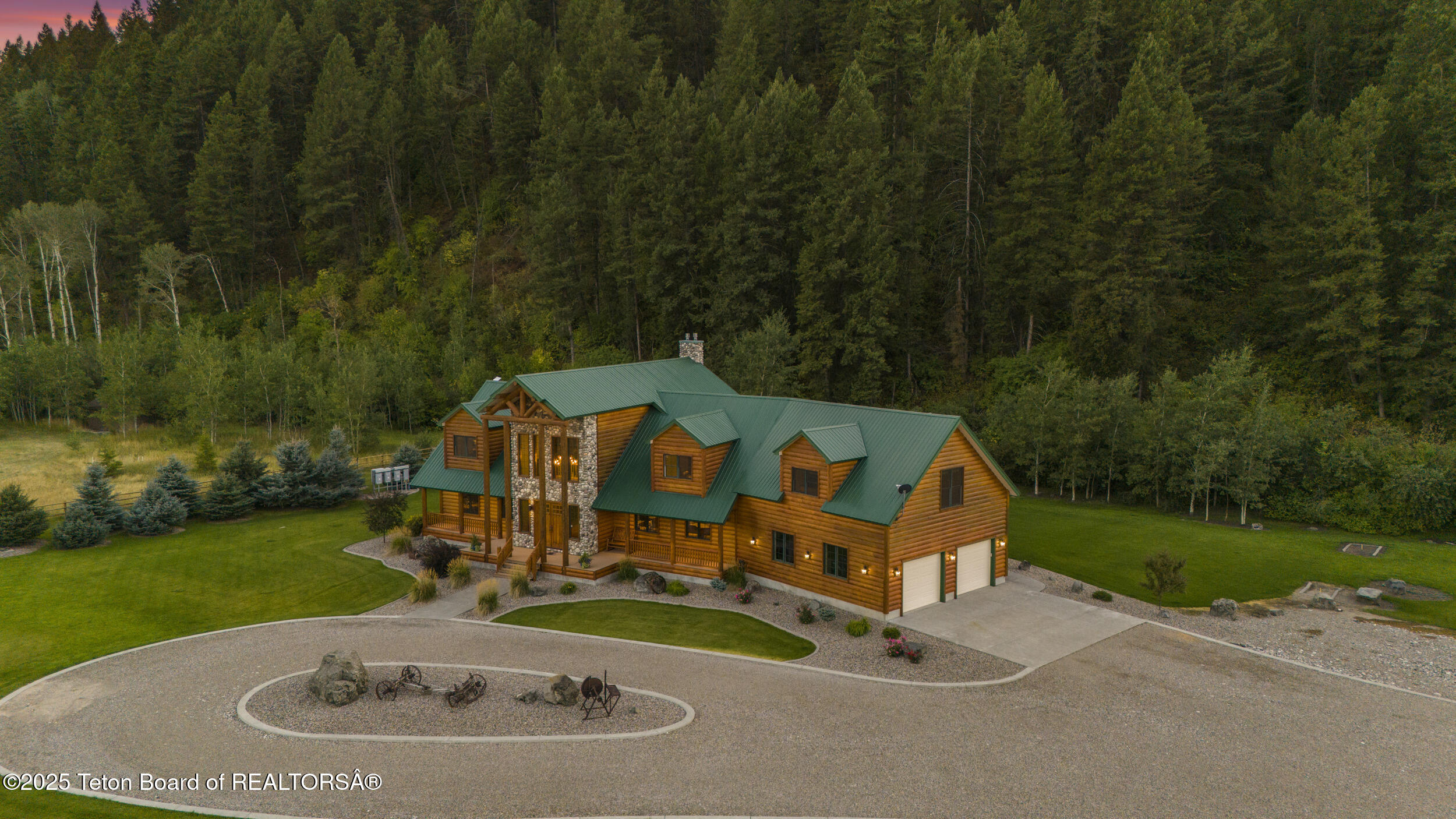 1096 SNAKE RIVER Road