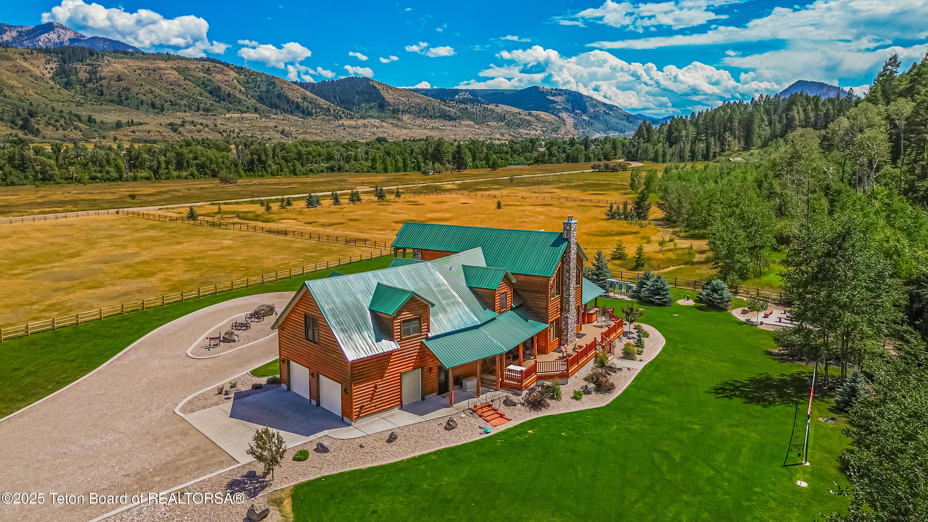 1096 SNAKE RIVER Road