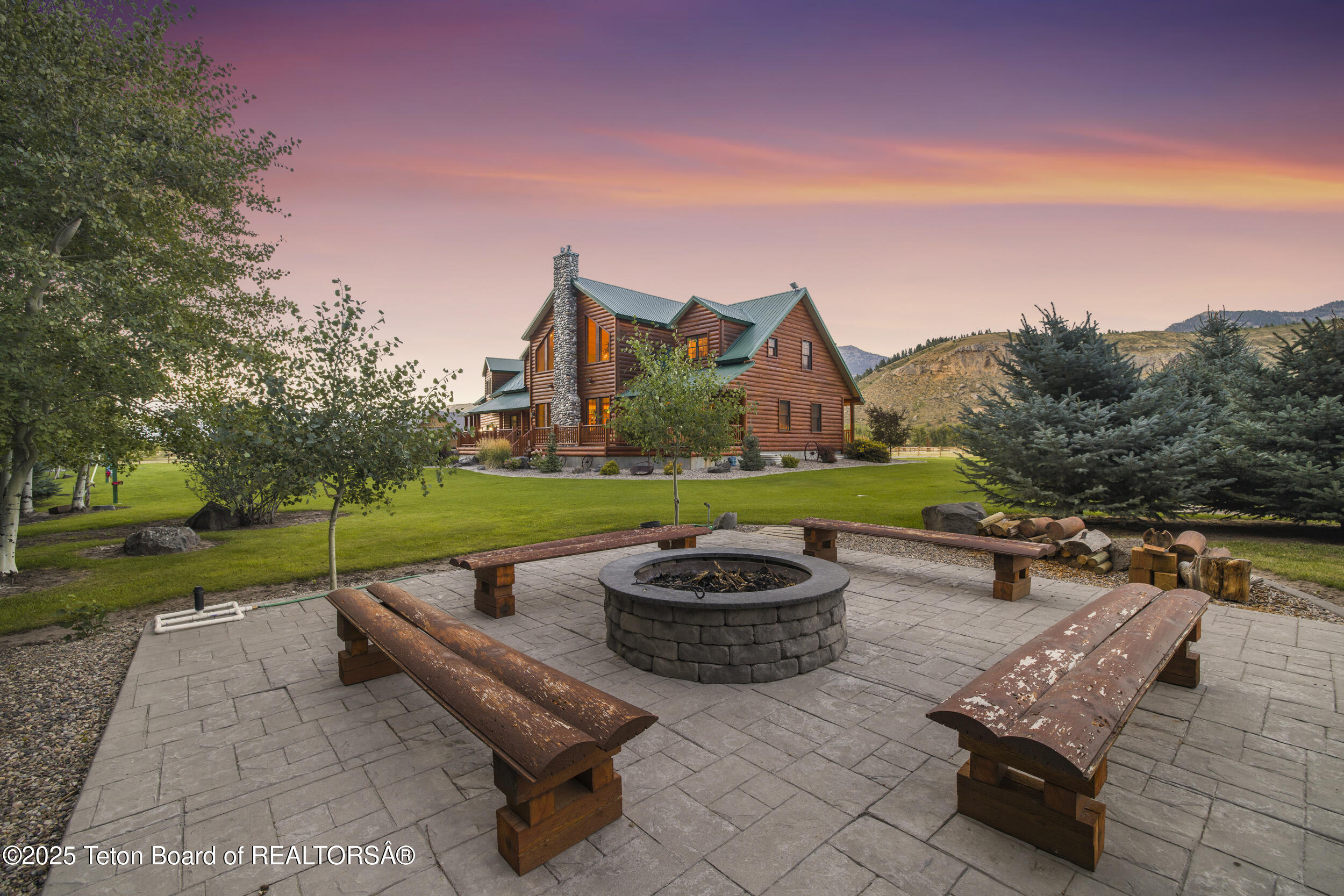 1096 SNAKE RIVER Road