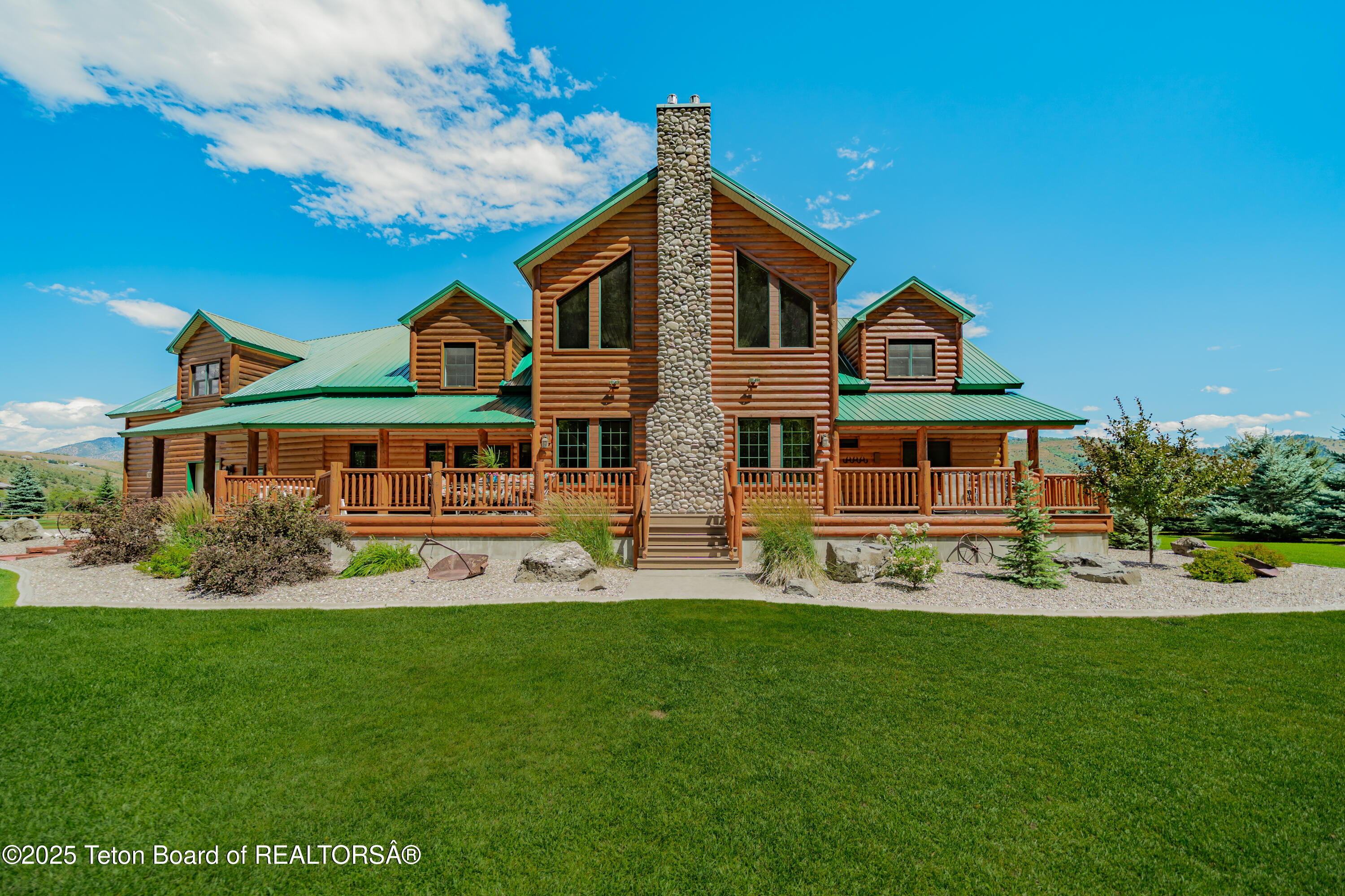 1096 SNAKE RIVER Road