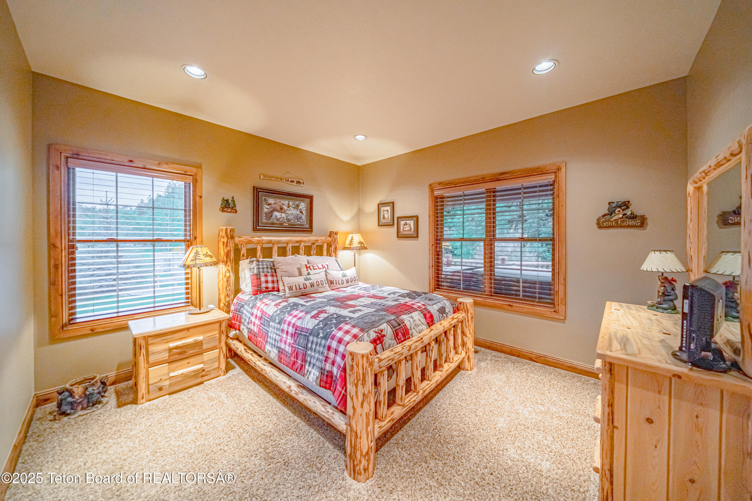 1096 SNAKE RIVER Road