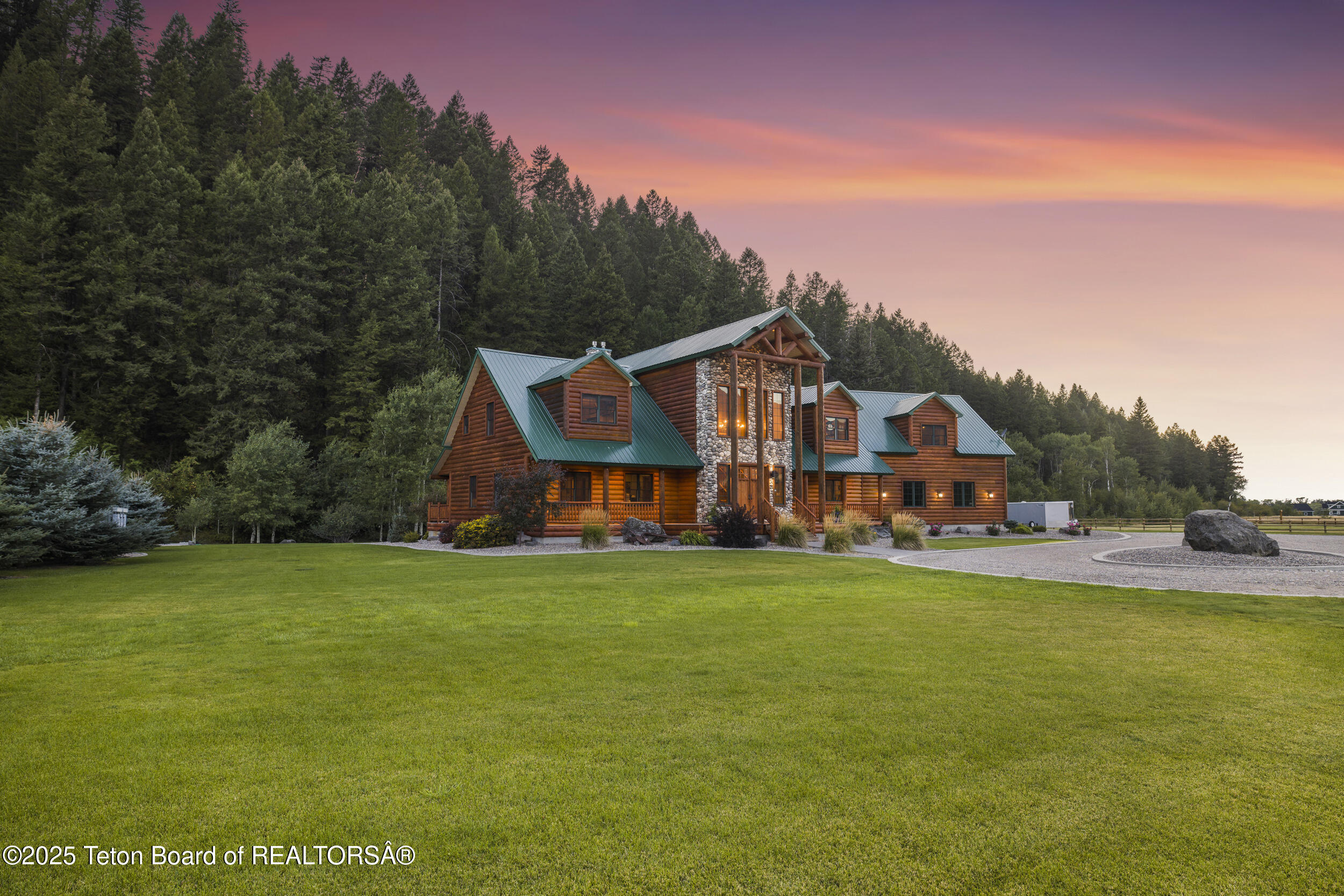 1096 SNAKE RIVER Road
