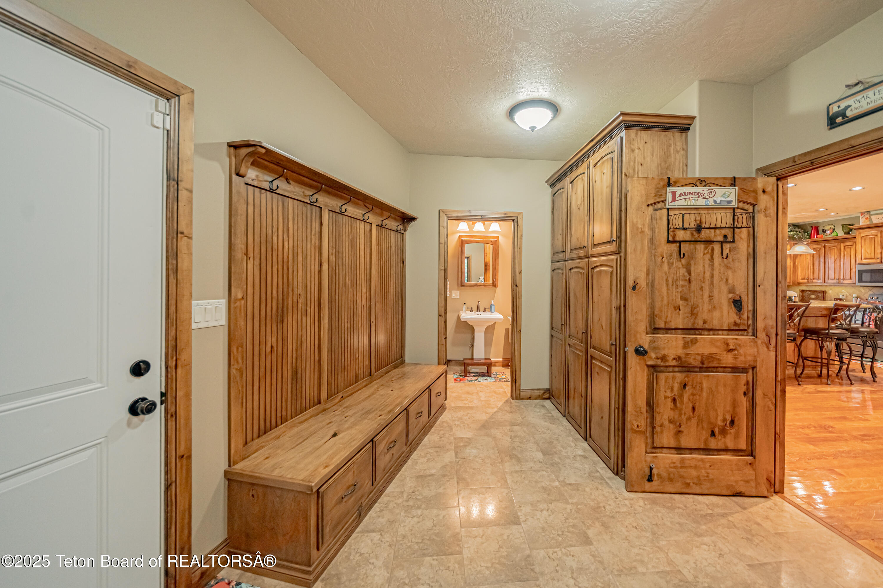1096 SNAKE RIVER Road