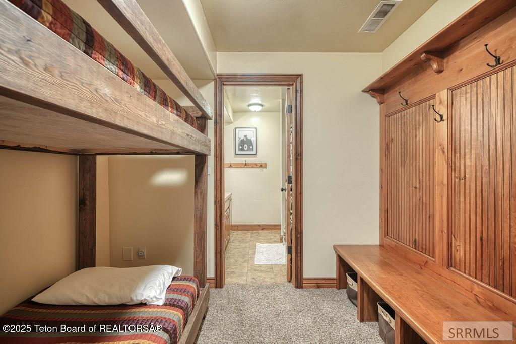 4770 DEER Drive