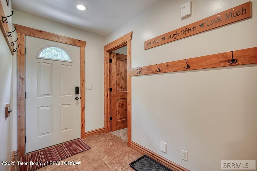 4770 DEER Drive