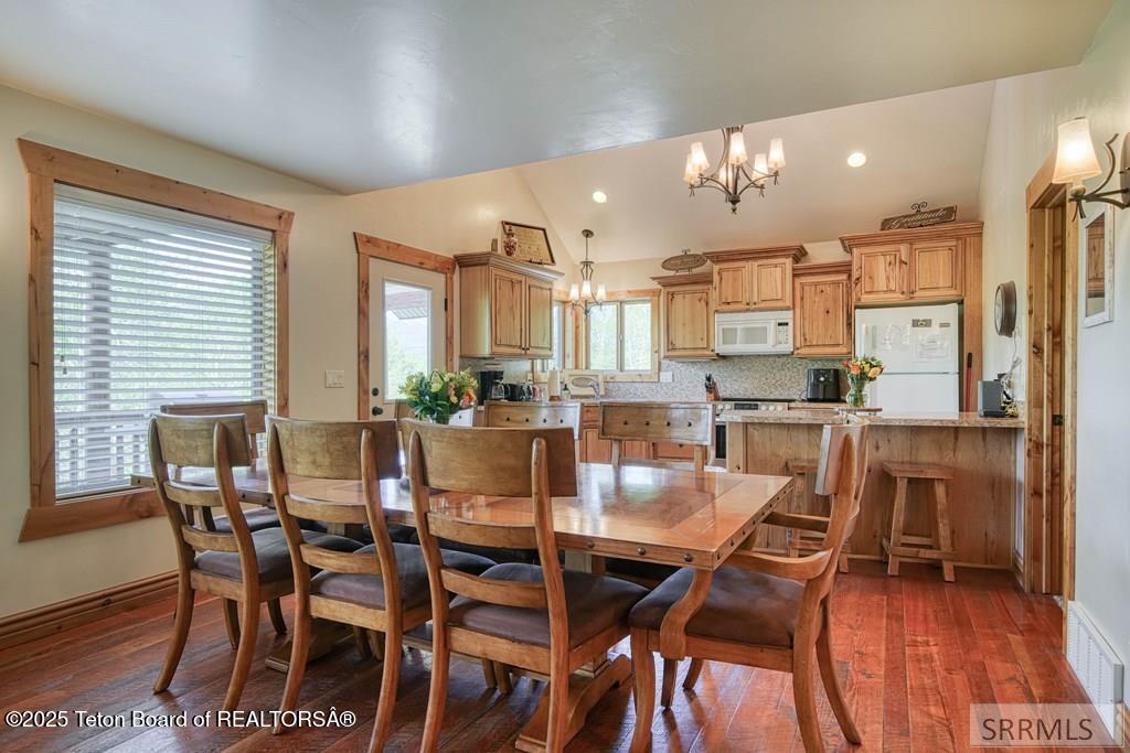 4770 DEER Drive