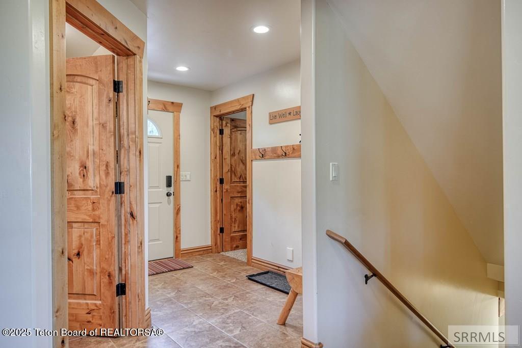 4770 DEER Drive