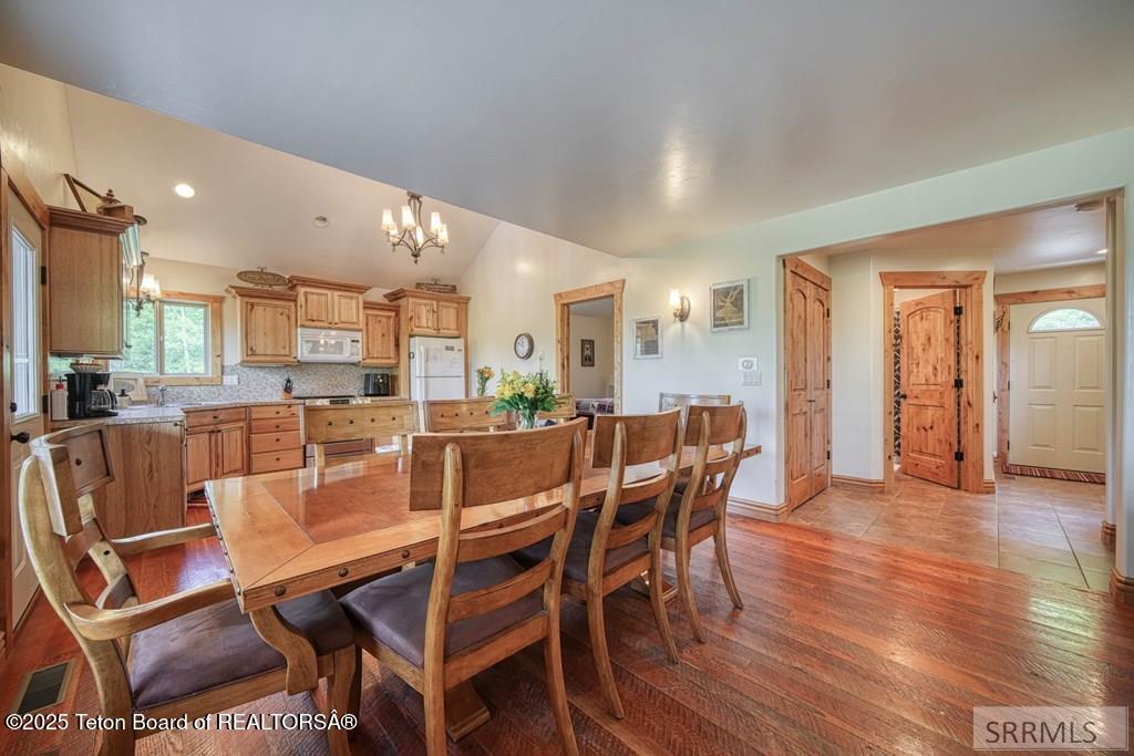 4770 DEER Drive