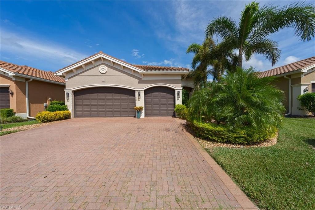 3232 Pacific DR