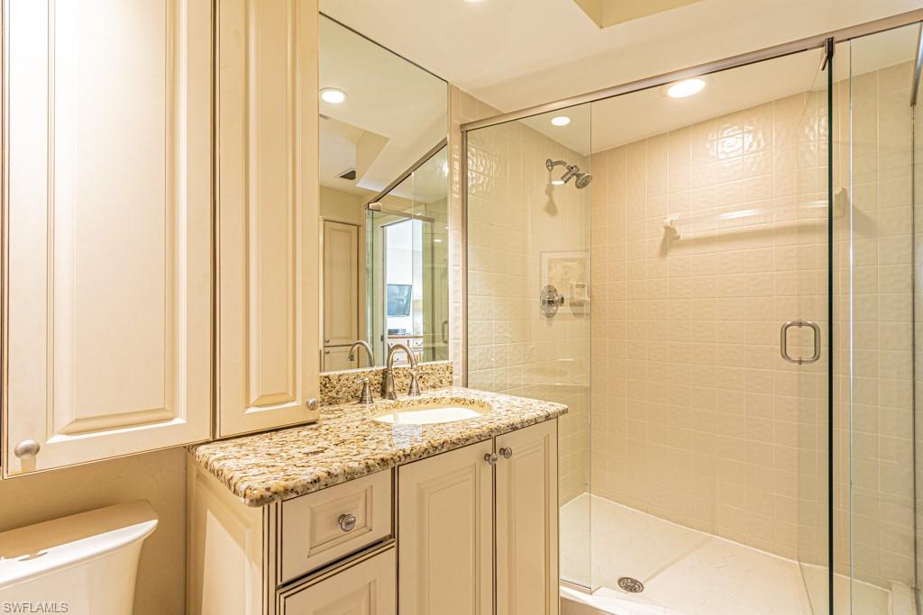 2124 Buckingham LN # 15 Unit: U-15