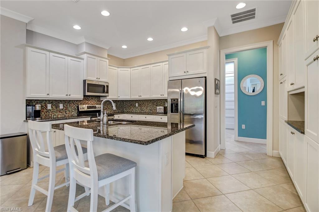 7194 Dominica DR