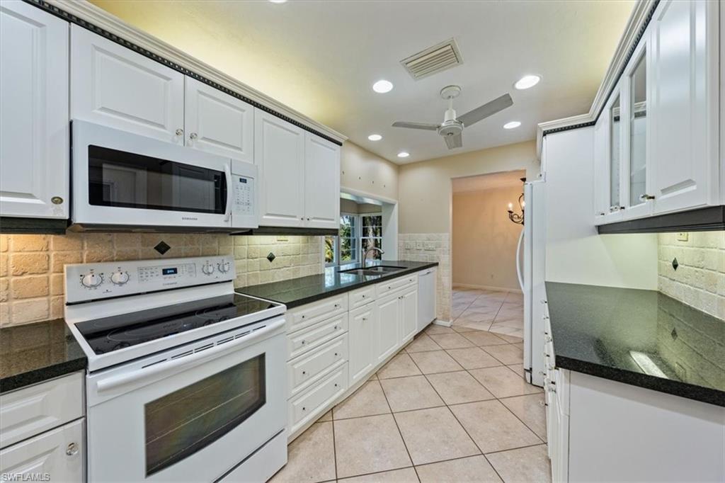 1005 Forest Lakes DR