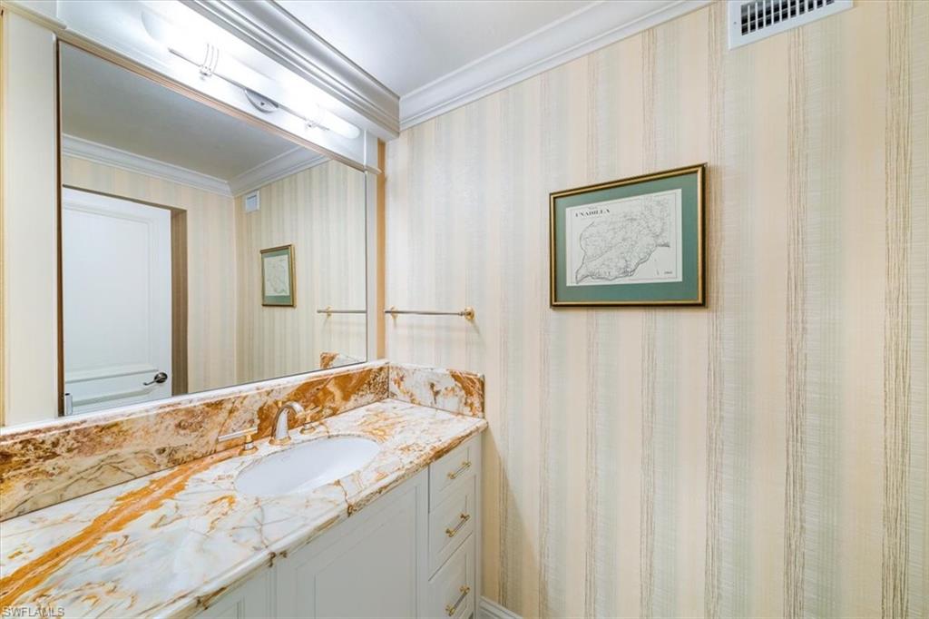 103 Clubhouse LN # 382 Unit: B-382