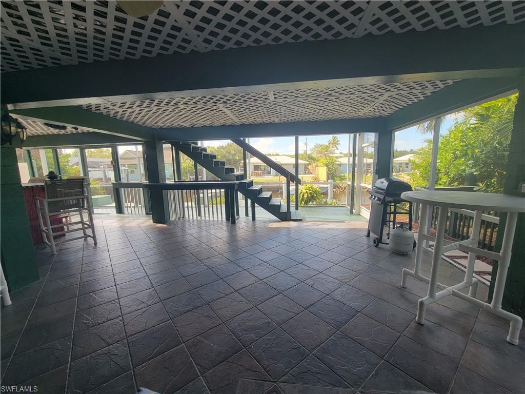 2700 Gulfview DR