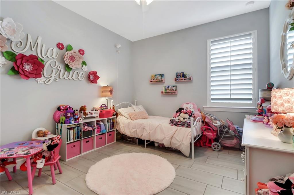 2361 Tangerine LN