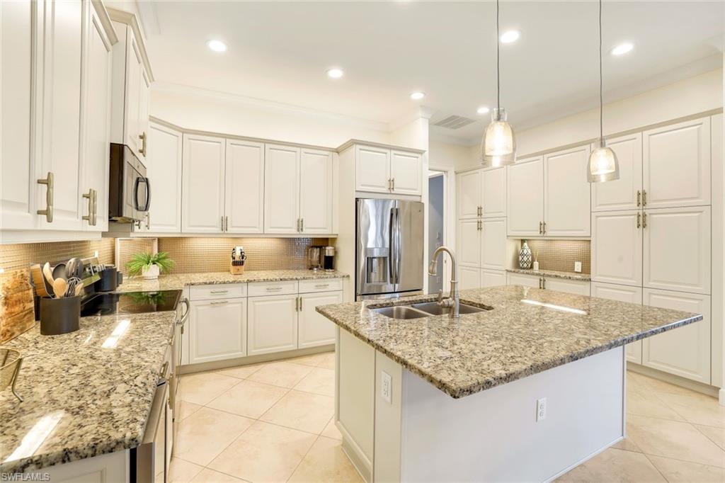 7136 Dominica DR