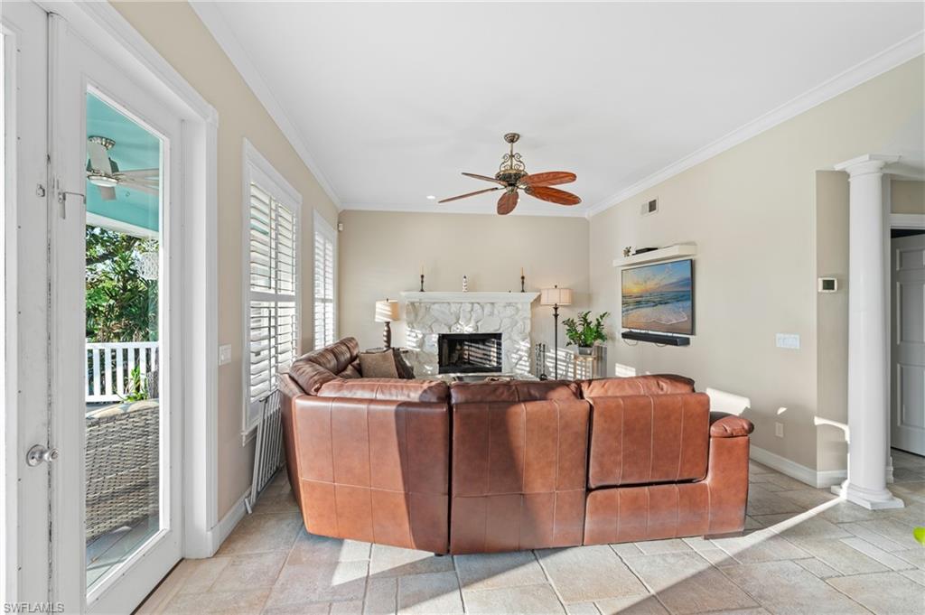 1495 Gordon River LN