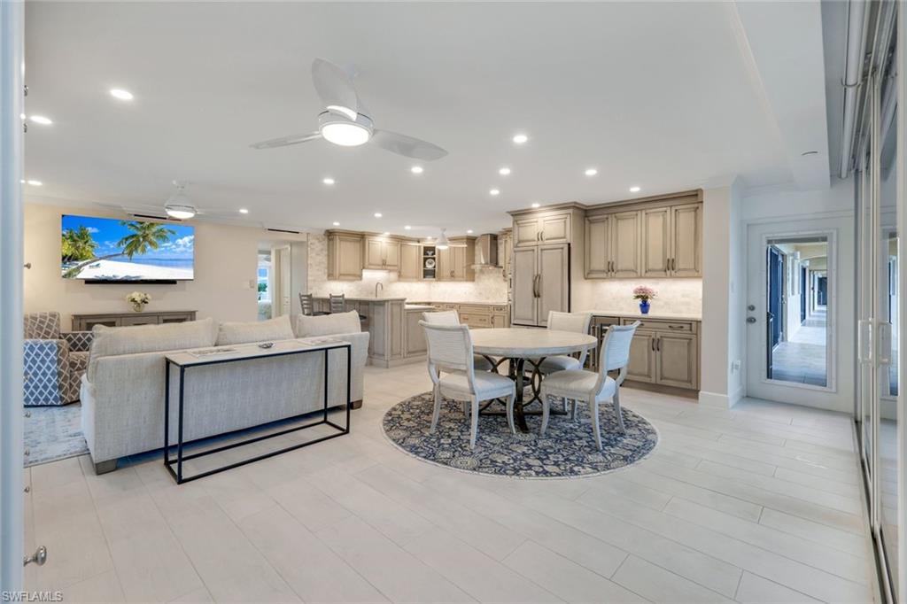 3450 Gulf Shore BLVD N 306