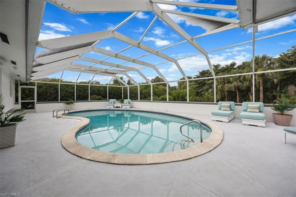 389 Country Club LN