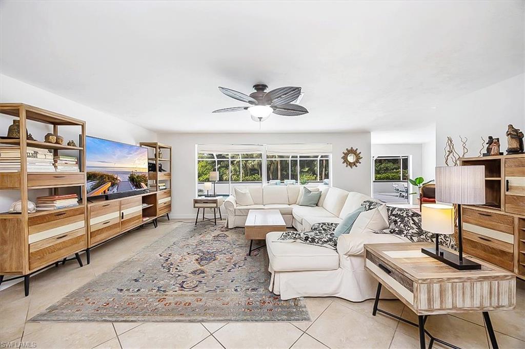 389 Country Club LN