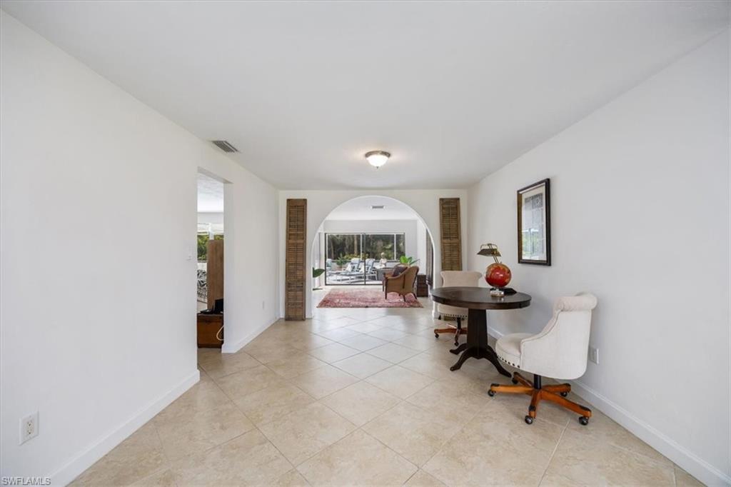 389 Country Club LN