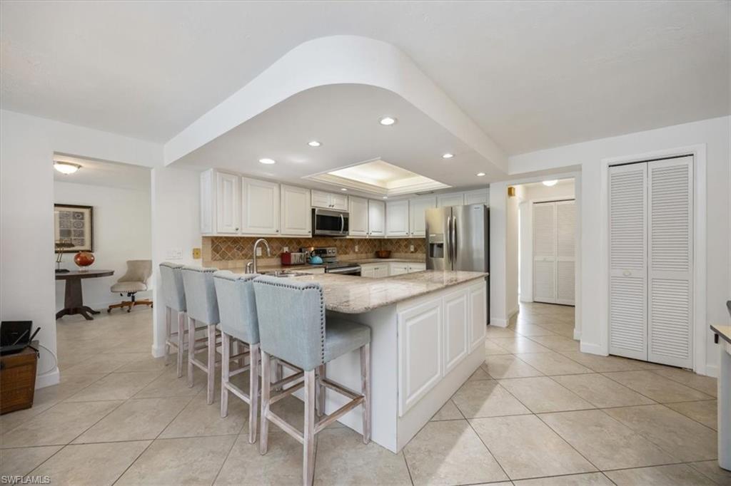 389 Country Club LN