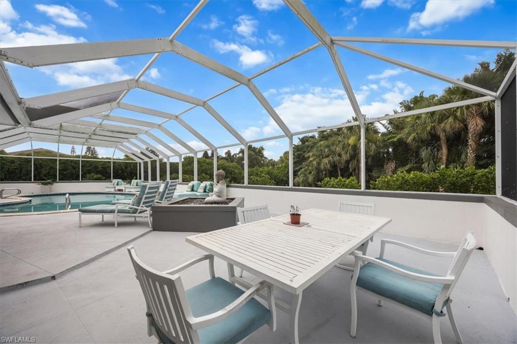 389 Country Club LN
