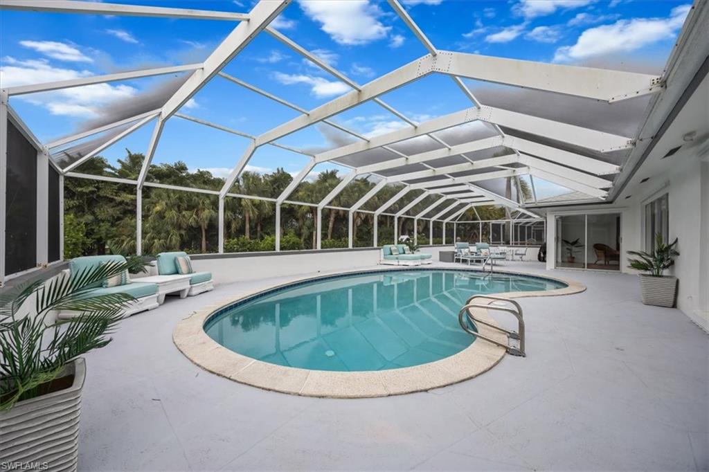 389 Country Club LN