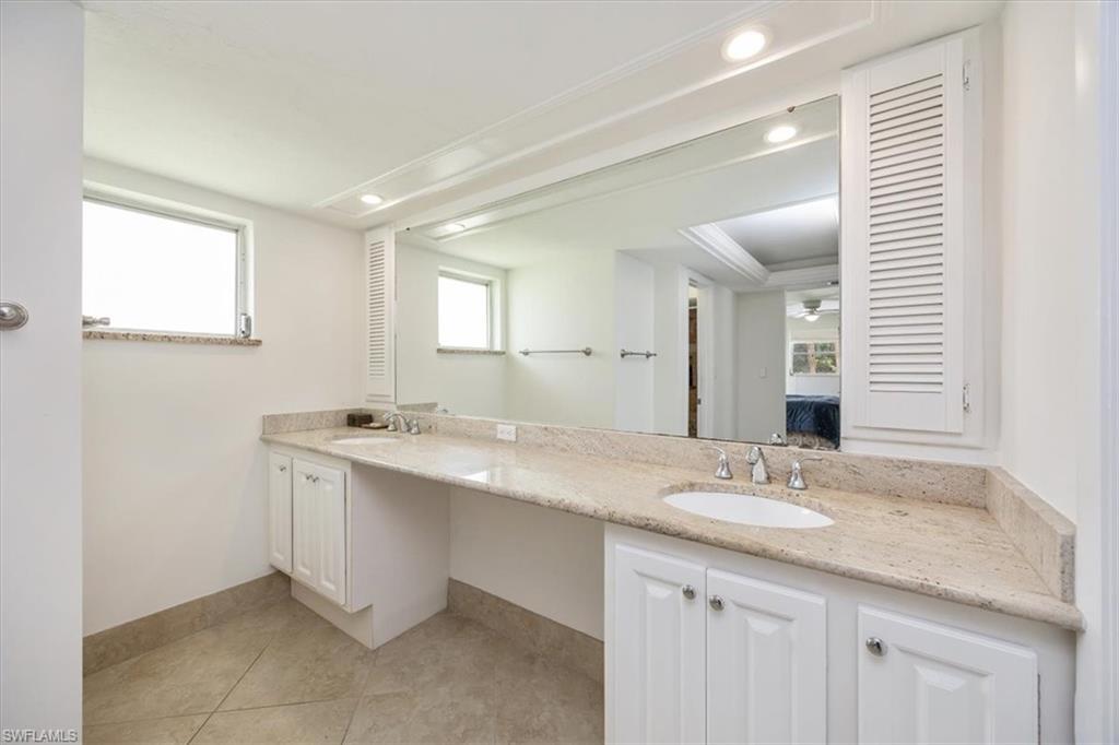 389 Country Club LN