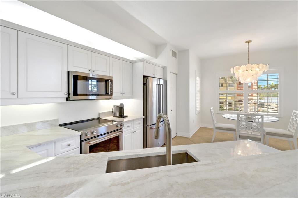 450 Bayfront PL # 4206, NAPLES Unit: 4206