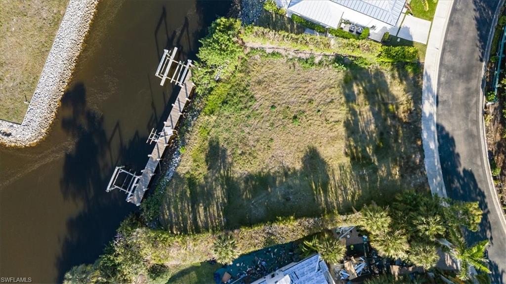 1895 Gordon River LN