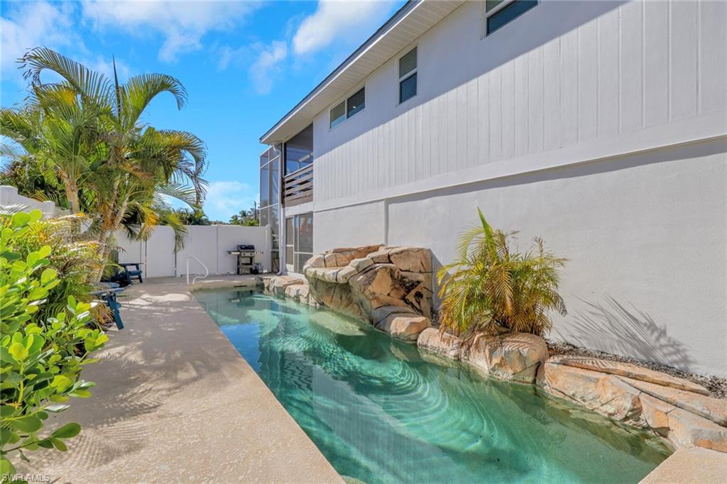 2700 Gulfview DR