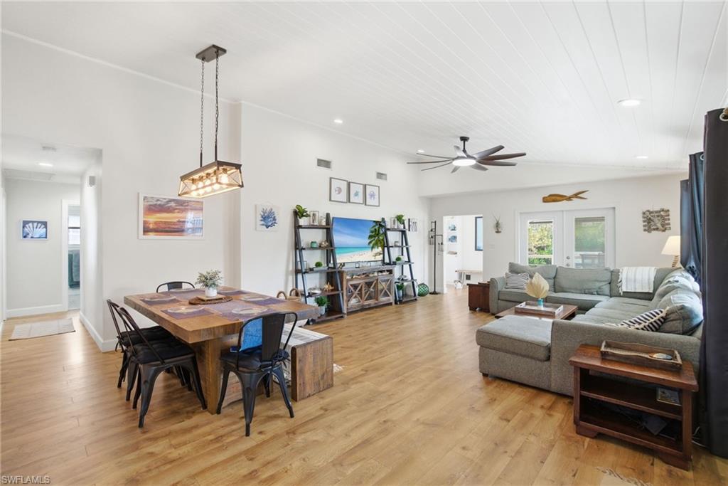 1286 Venetian WAY