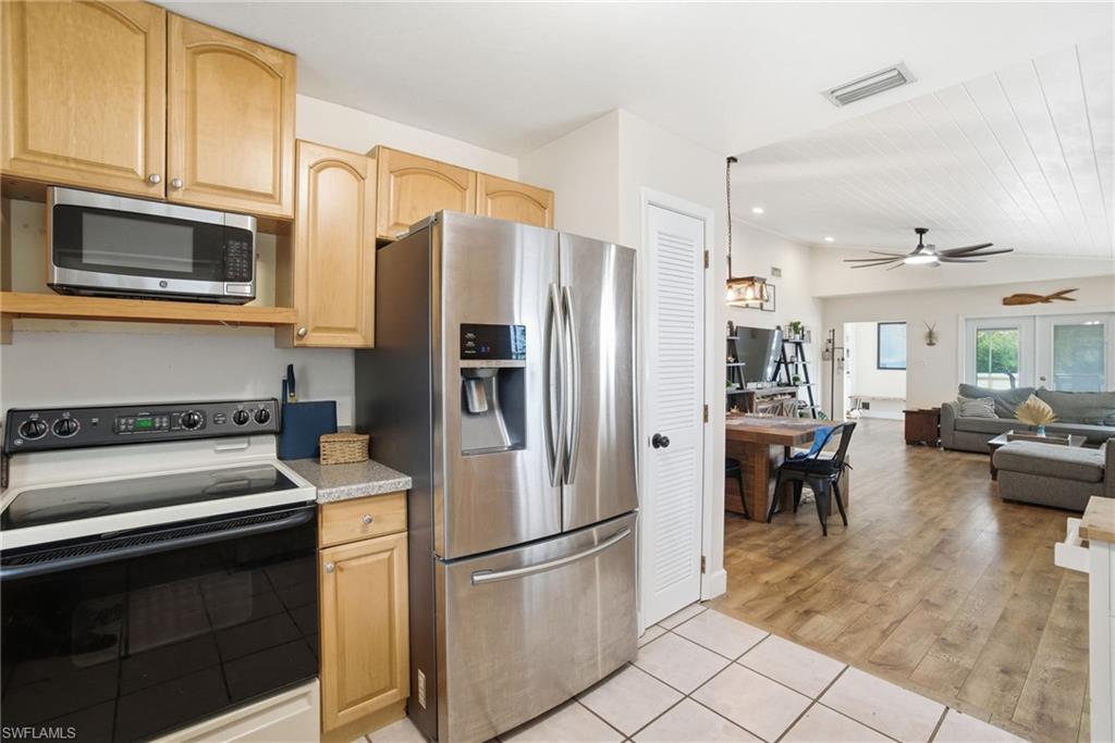 1286 Venetian WAY