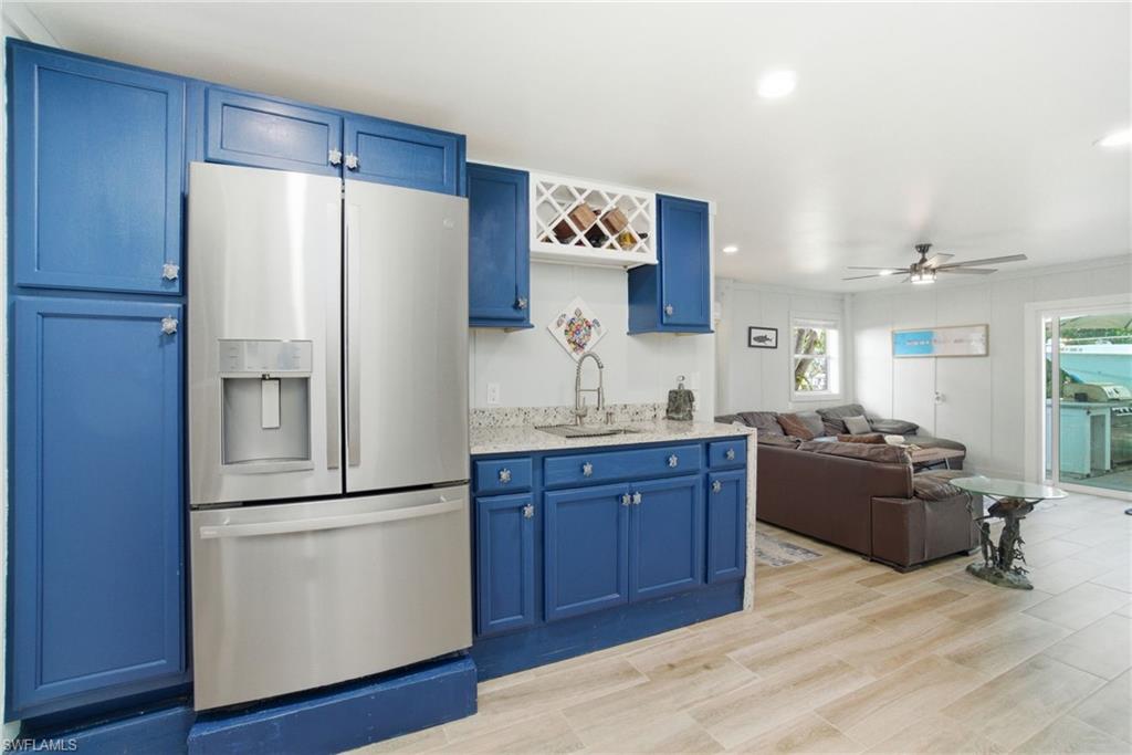 1286 Venetian WAY
