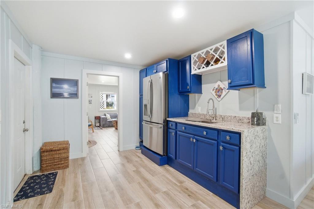 1286 Venetian WAY