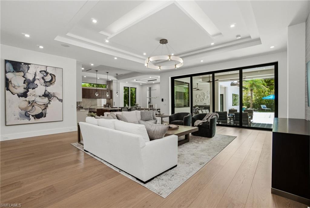 264 8th AVE S