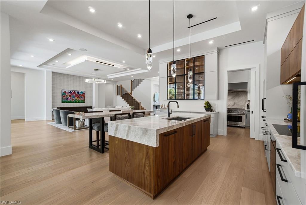264 8th AVE S