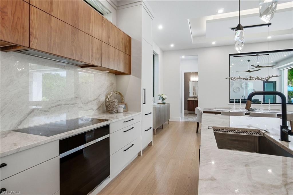 264 8th AVE S