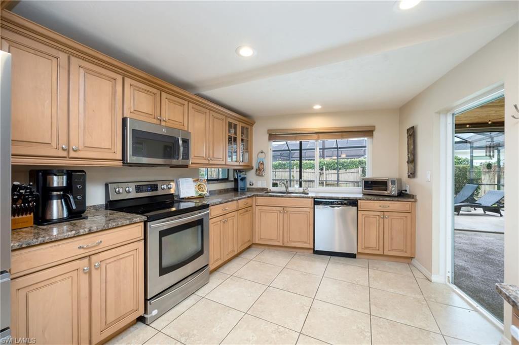 216 Willoughby DR